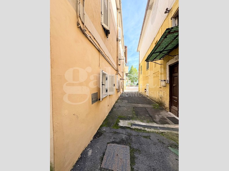 Trilocale in Vendita a Colleferro, 59'000&euro;, 60 m², arredato
