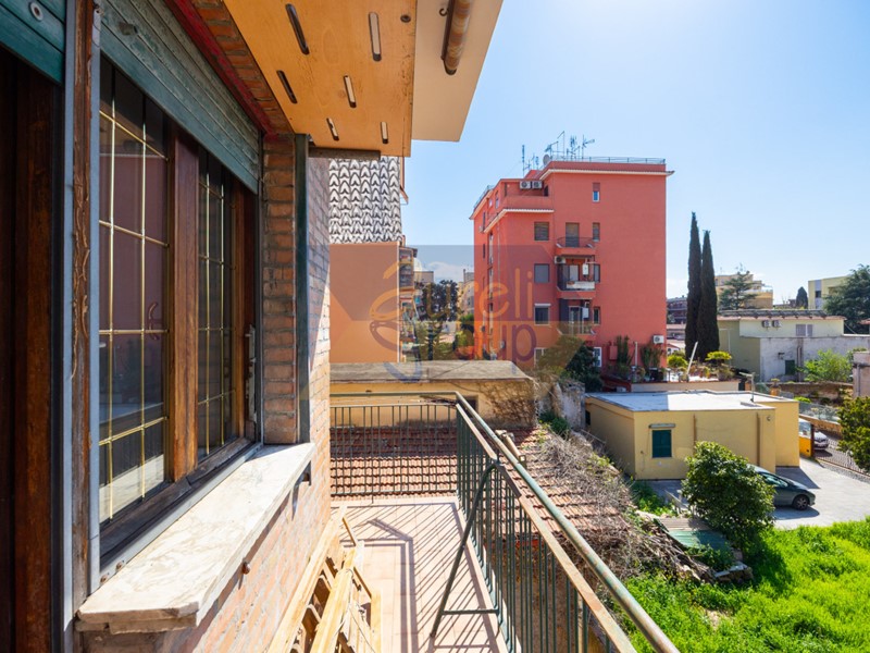 Trilocale in Vendita a Roma, zona Appia nuova, 329'000&euro;, 90 m²