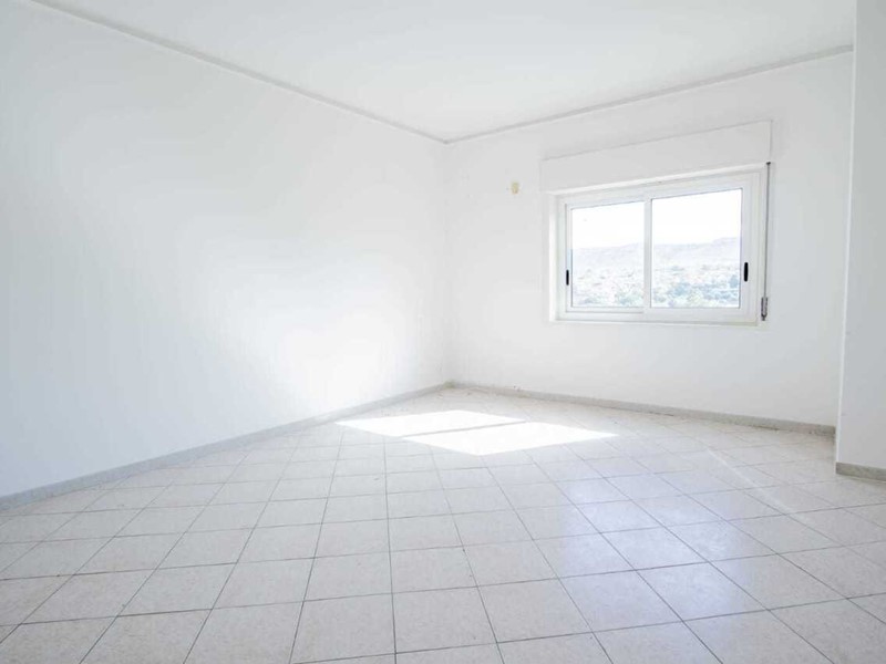 Appartamento in Vendita a Priolo Gargallo, zona centro, 98'000&euro;, 220 m²