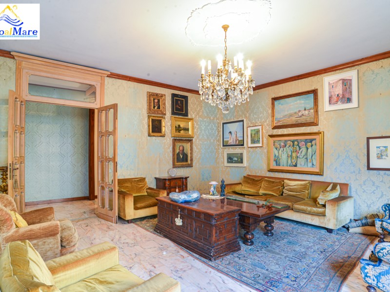 Appartamento in Vendita a Savona, 370'000&euro;, 161 m², con Box