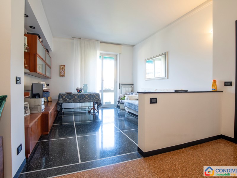 Appartamento in Vendita a Genova, zona Sturla, 298'000&euro;, 97 m²