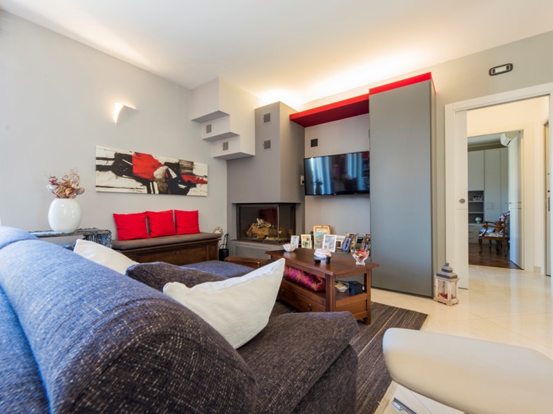 Appartamento in Vendita a Genova, zona Pontedecimo, 390'000&euro;, 140 m², con Box