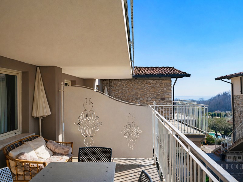 Trilocale in Vendita a Soiano Del Lago, 250'000&euro;, 85 m², con Box