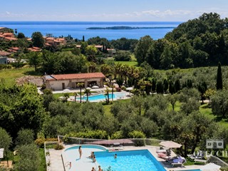 Trilocale in Vendita a Soiano Del Lago, 250'000&euro;, 85 m², con Box
