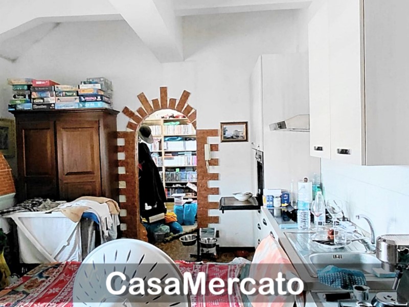 Bilocale in Vendita a Grottaferrata, zona Centro - Ginestre - Marciana, 99'000&euro;, 60 m²
