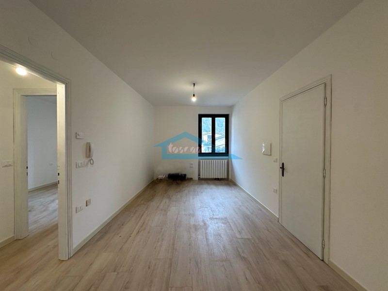 Bilocale in Vendita a Marone, zona Vesto, 75'000&euro;, 50 m²