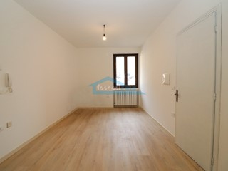 Bilocale in Vendita a Marone, zona Vesto, 75'000&euro;, 50 m²