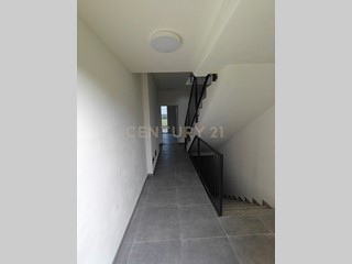 Appartamento in Vendita a Verona, 275'000&euro;, 96 m², con Box
