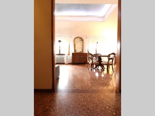 Appartamento in Affitto a Vicenza, 1'500&euro;, 115 m², arredato