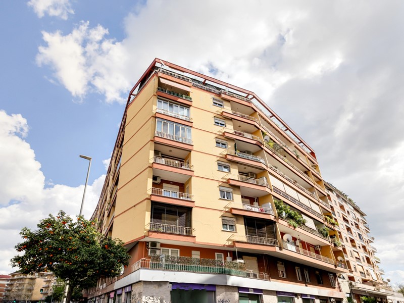 Bilocale in Vendita a Roma, 229'000&euro;, 68 m²