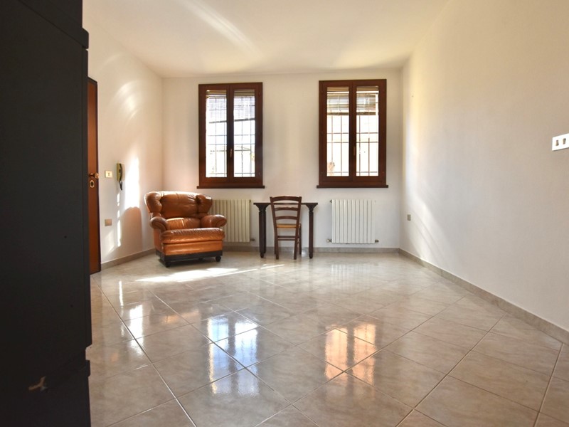 Trilocale in Vendita a Castello d'Argile, 118'000&euro;, 68 m²