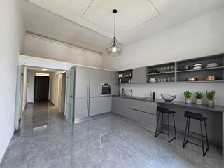 Bilocale in Vendita a Napoli, 90'000&euro;, 55 m²