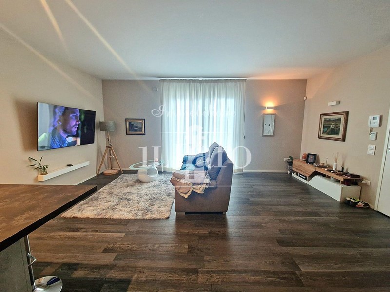 Quadrilocale in Vendita a Campi Bisenzio, 388'000&euro;, 90 m², arredato