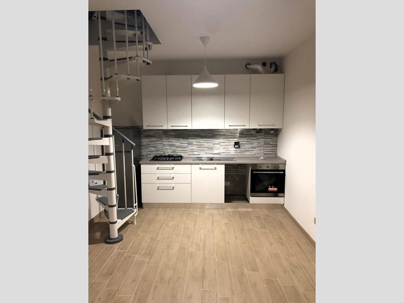 Bilocale in Vendita a Santa Maria a Monte, zona Ponticelli, 90'000&euro;, 60 m², arredato, con Box