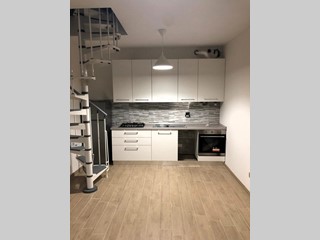 Bilocale in Vendita a Santa Maria a Monte, zona Ponticelli, 90'000&euro;, 60 m², arredato, con Box