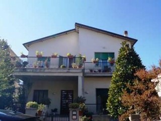 Quadrilocale in Vendita a Altopascio, 61'344&euro;, 144 m², con Box