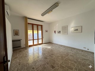 Appartamento in Vendita a Vinci, zona Sovigliana, 228'000&euro;, 125 m²