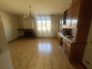 Appartamento in Vendita a Capannori, zona Marlia, 160'000&euro;, 110 m², arredato, con Box