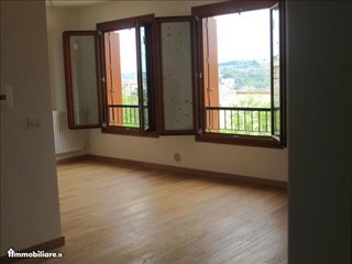 Trilocale in Vendita a Siena, 300'000&euro;, 60 m², con Box