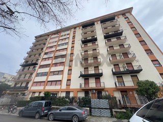 Appartamento in Vendita a Palermo, 155'000&euro;, 146 m²