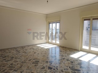 Appartamento in Affitto a Acireale, 650&euro;, 188 m²