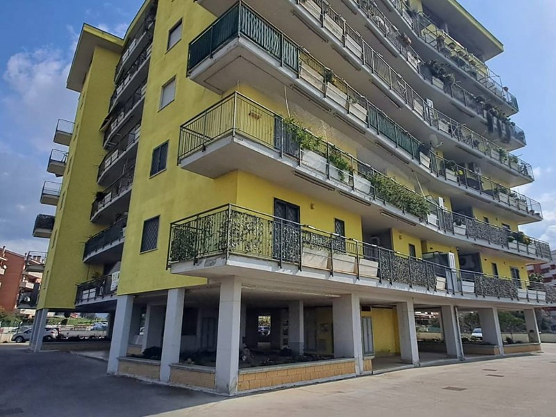 Bilocale in Vendita a Pomezia, 99'000&euro;, 40 m²