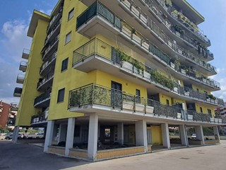 Bilocale in Vendita a Pomezia, 99'000&euro;, 40 m²