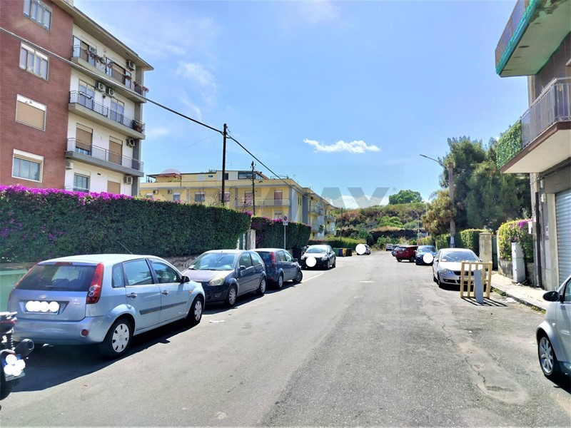 Appartamento in Vendita a Catania, 99'000&euro;, 84 m²
