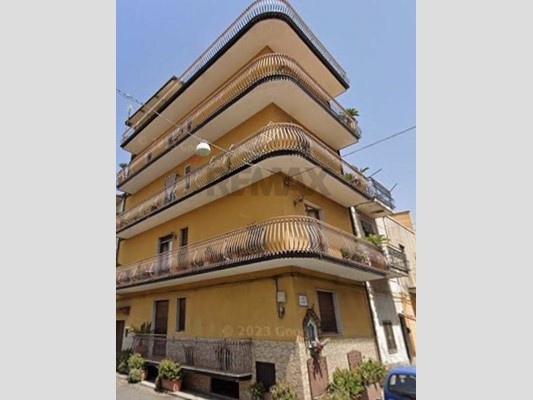 Appartamento in Vendita a Catania, 295'000&euro;, 250 m²