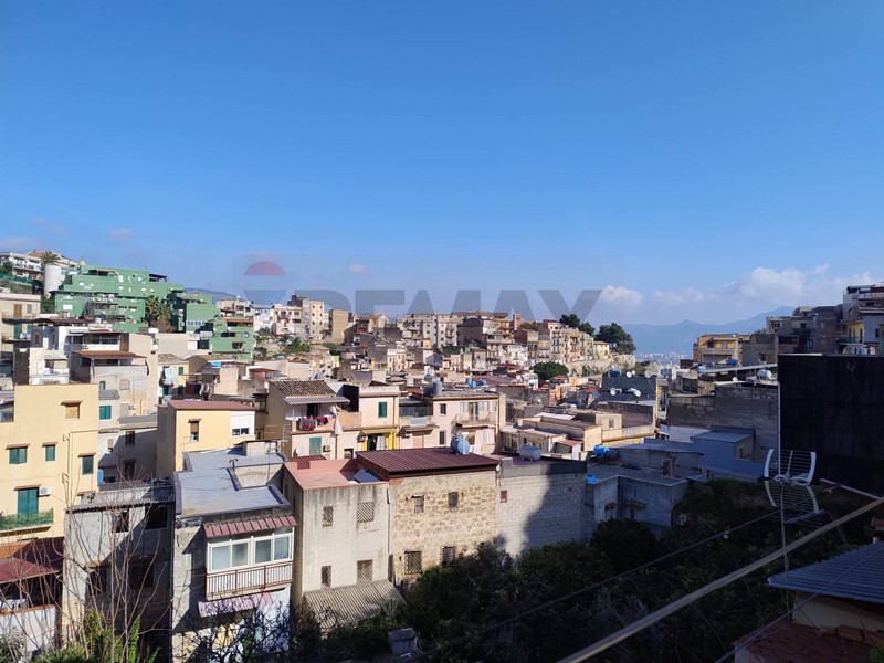 Trilocale in Vendita a Palermo, 45'000&euro;, 70 m²