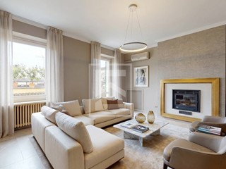 Appartamento in Vendita a Gardone Riviera, 495'000&euro;, 210 m²