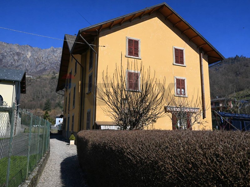 Trilocale in Vendita a San Giovanni Bianco, 80'000&euro;, 120 m²