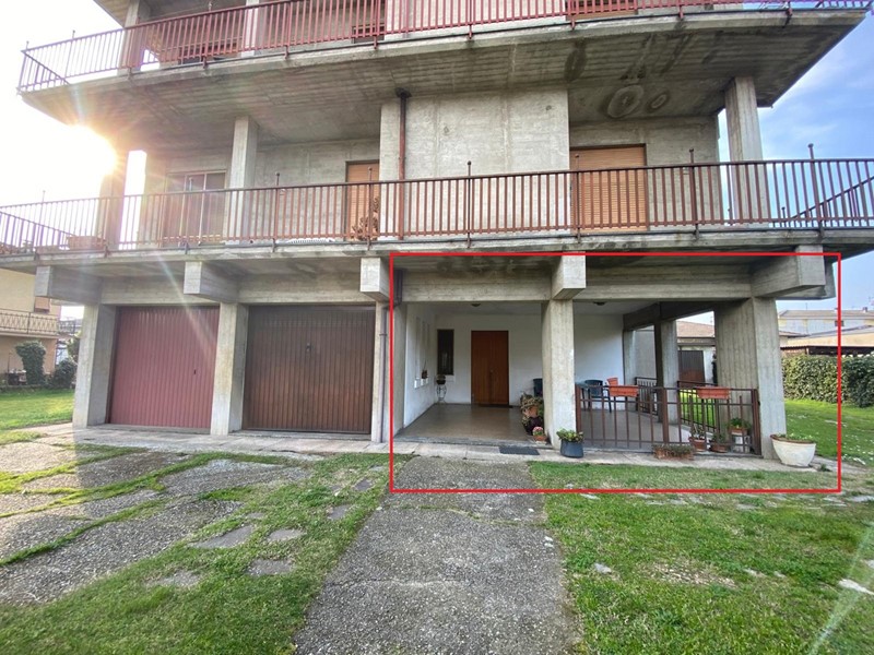 Trilocale in Vendita a Garlasco, 90'000&euro;, 94 m², con Box