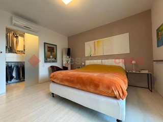 Appartamento in Vendita a Arezzo, 650'000&euro;, 300 m²