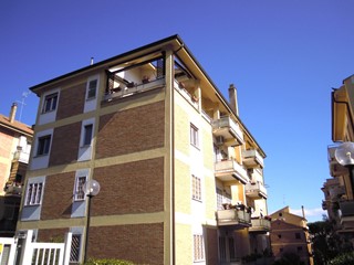 Quadrilocale in Vendita a Roma, 350'000&euro;, 130 m²