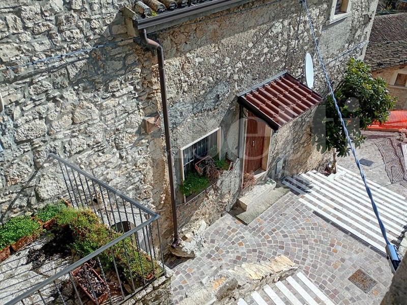 Quadrilocale in Vendita a Montenero Val Cocchiara, 85'000&euro;, 102 m², arredato