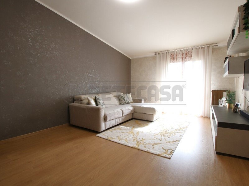 Appartamento in Vendita a Montegalda, 145'000&euro;, 104 m², arredato, con Box