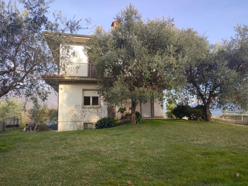 Quadrilocale in Vendita a Paratico, 259'000&euro;, 200 m²