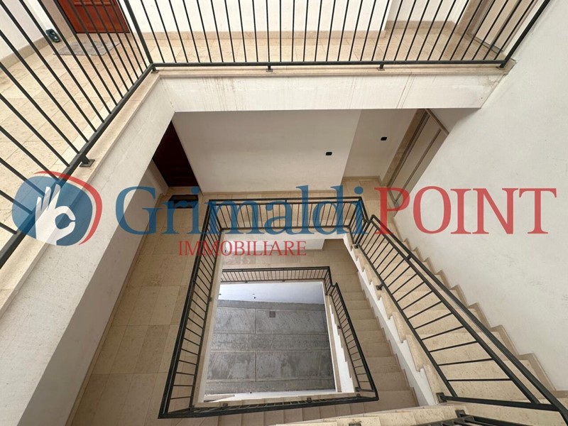 Trilocale in Vendita a Lequile, 135'000&euro;, 72 m², con Box