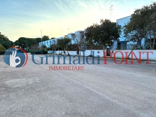 Appartamento in Vendita a Melendugno, zona Torre Dell'orso, 125'000&euro;, 57 m², arredato