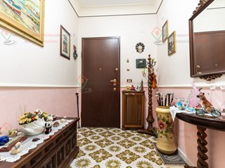 Appartamento in Vendita a Siracusa, zona Tisia Tica Zecchino, 85'000&euro;, 145 m², con Box