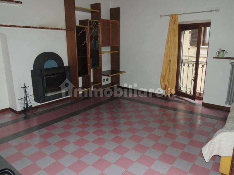Bilocale in Affitto a Laveno Mombello, zona cerro, 550&euro;, 50 m²