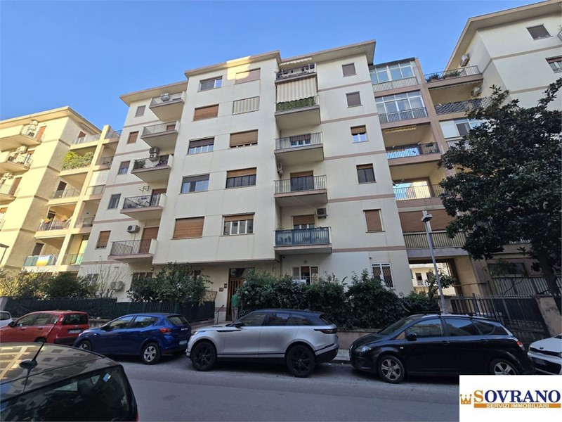 Appartamento in Vendita a Palermo, 300'000&euro;, 140 m²