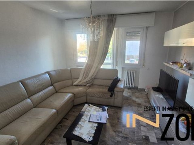 Trilocale in Vendita a San Pietro in Casale, 62'250&euro;, 85 m²