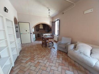 Appartamento in Vendita a Calci, 179'000&euro;, 178 m²