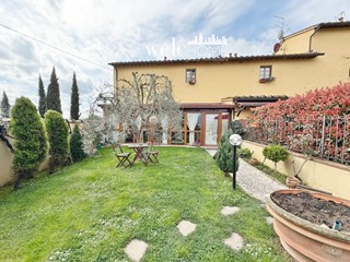 Bilocale in Vendita a Campi Bisenzio, zona Le Torri, 185'000&euro;, 48 m²