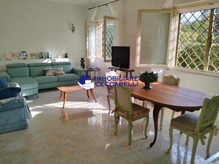 Appartamento in Vendita a Massa, zona Ronchi, 630'000&euro;, 140 m²
