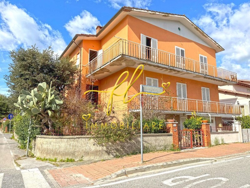 Appartamento in Vendita a Rosignano Marittimo, zona Vada, 329'000&euro;, 108 m², con Box