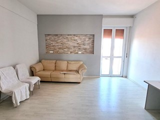 Quadrilocale in Vendita a Rosignano Marittimo, zona Rosignano Solvay, 135'000&euro;, 80 m²