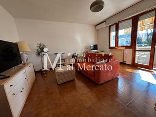 Appartamento in Vendita a Viareggio, 295'000&euro;, 105 m², con Box